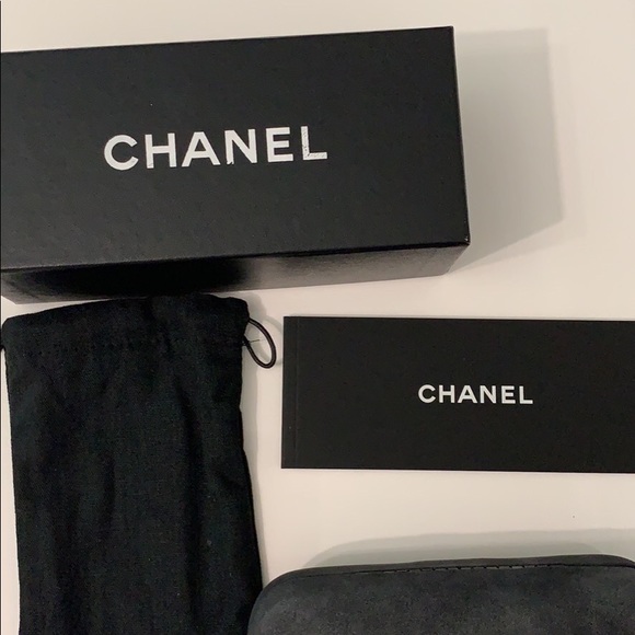 Chanel glasses case - Picture 2 of 5